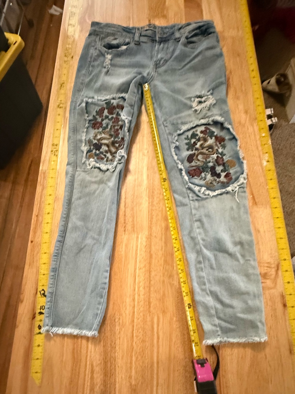 Rue 21 Women’s Light Wash Embroidered Patch Jeans - Floral Accent